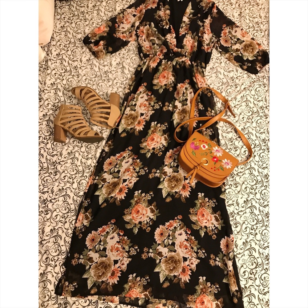BLACK FLORAL MAXI DRESS 🖤🌼